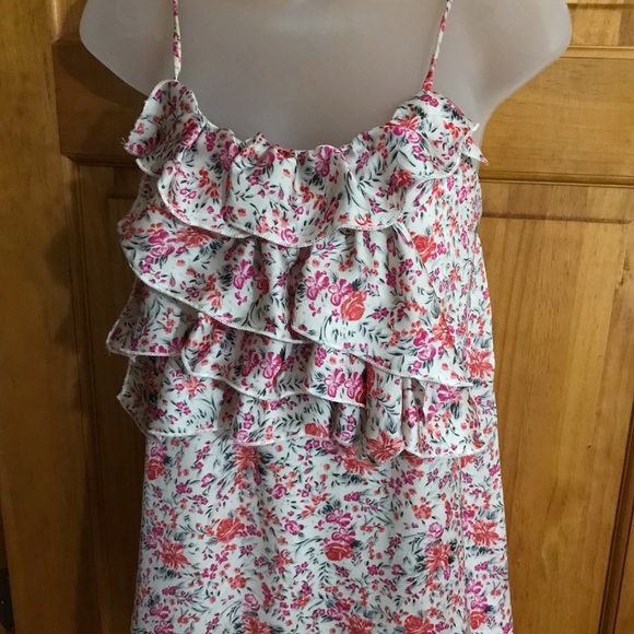 Queen Esther Floral Print Tank Top Cami Blouse
Size Small 4 - 6
100% Polyester - Picture 4 of 13